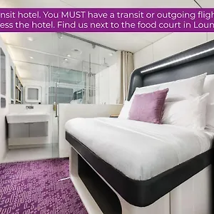Yotelair Amsterdam Schiphol Transit Hotell