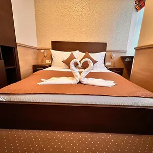 21 And Hotel Budapeszt